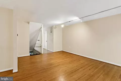 Living - 10721 Deborah Dr, Potomac, MD 20854 photo 2 of 9
