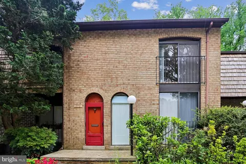 10721 Deborah Dr, Potomac, MD 20854