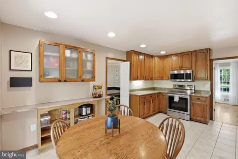 Kitchen - 15108 Centergate Dr, Silver Spring, MD 20905 photo 3 of 3