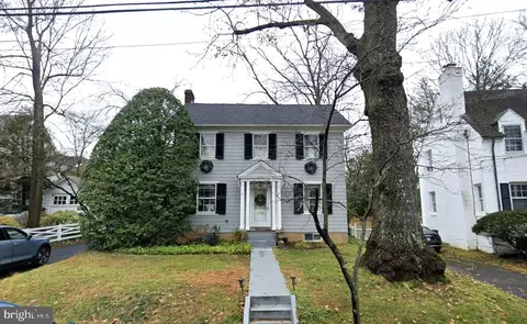 6802 Georgia St, Chevy Chase, MD 20815