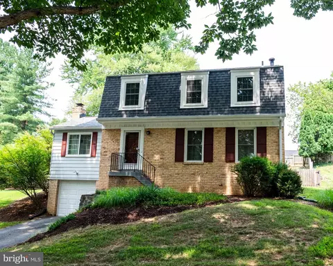 15 Grovepoint Ct, Rockville, MD 20854
