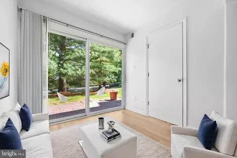 Living - 5 Normandy Square Ct #1-B, Silver Spring, MD 20906 photo 3 of 4
