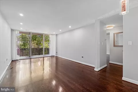 Living - 3940 Bel Pre Rd #6, Silver Spring, MD 20906 photo 2 of 5