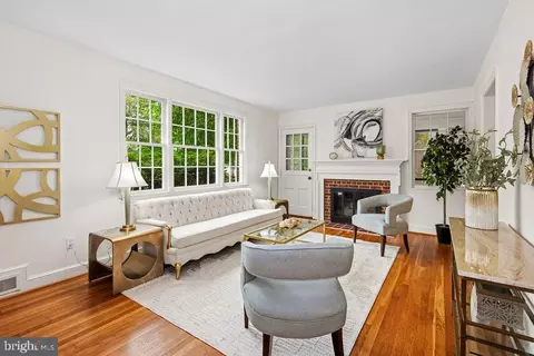 Living - 9110 Sudbury Rd, Silver Spring, MD 20901 photo 6 of 6