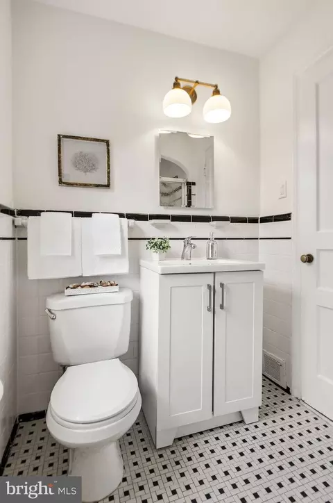 Bath - 9110 Sudbury Rd, Silver Spring, MD 20901 photo 6 of 6