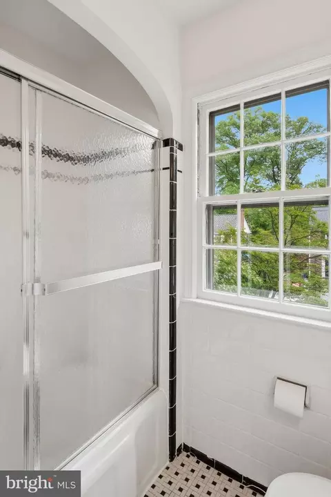 Bath - 9110 Sudbury Rd, Silver Spring, MD 20901 photo 5 of 6