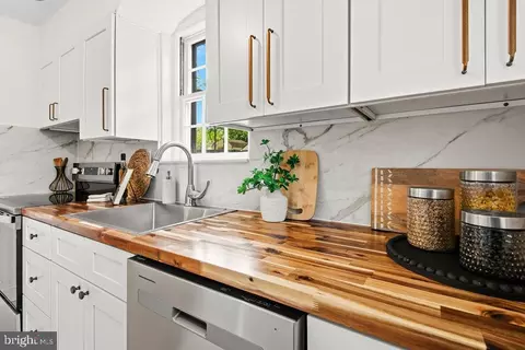 Kitchen - 9110 Sudbury Rd, Silver Spring, MD 20901 photo 4 of 5