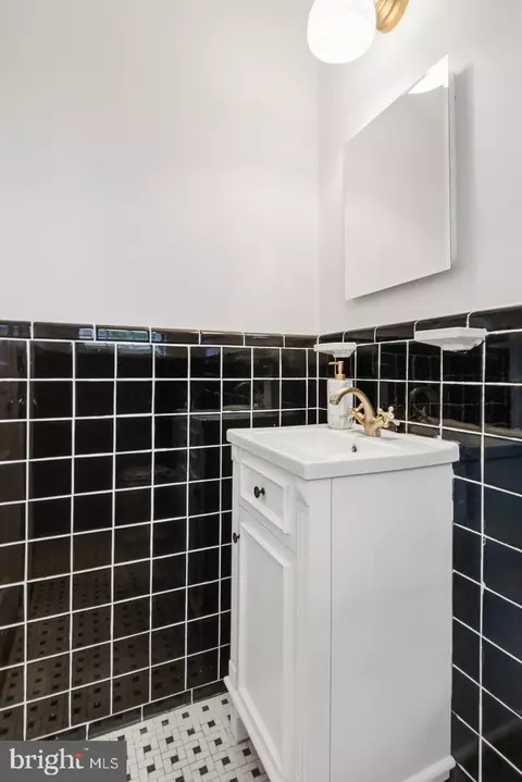 Bath - 9110 Sudbury Rd, Silver Spring, MD 20901 photo 2 of 6