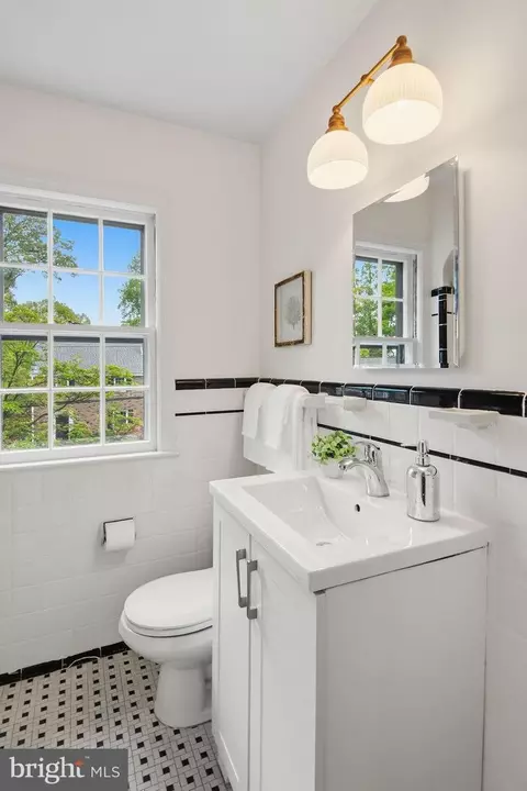 Bath - 9110 Sudbury Rd, Silver Spring, MD 20901 photo 3 of 6