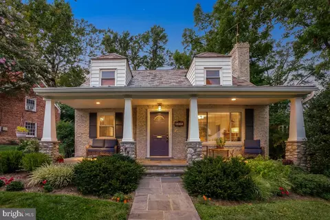 3209 Cummings Ln, Chevy Chase, MD 20815