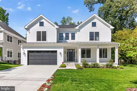 5613 Namakagan Rd, Bethesda, MD 20816