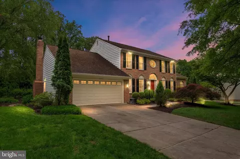 5613 Sugarbush Ln, Rockville, MD 20852