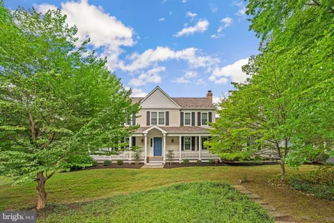 7201 Barcellona Dr, Gaithersburg, MD 20879