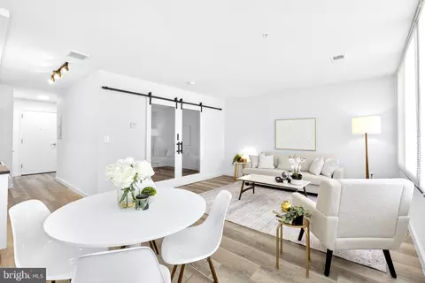 Living - 700 Roeder Rd #105, Silver Spring, MD 20910 photo 3 of 4
