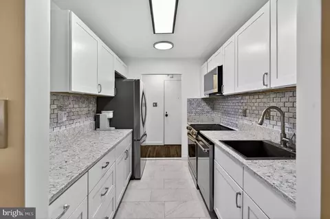 Kitchen - 9701 Fields Rd #200, Gaithersburg, MD 20878 photo 3 of 4