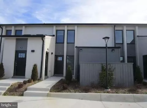 19500 Village Walk Dr #1-103, Montgomery Village, MD 20886