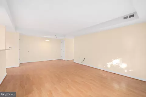 Living - 7981 Eastern Ave #219, Silver Spring, MD 20910 photo 2 of 8