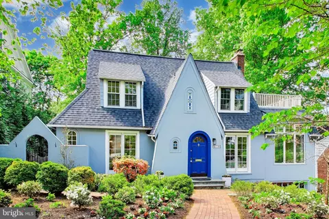 4118 Woodbine St, Chevy Chase, MD 20815