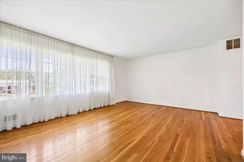 Living - 1421 Morningside Dr, Silver Spring, MD 20904 photo 6 of 7