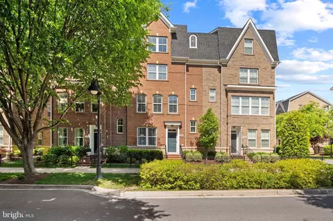 322 Crown Park Ave, Gaithersburg, MD 20878