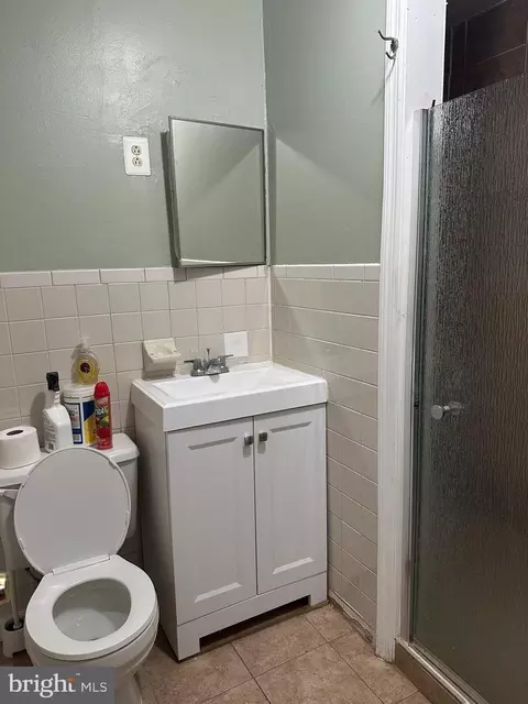Bath - 8411 11th Ave, Silver Spring, MD 20903 photo 3 of 3