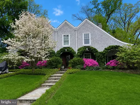 2800 Greenvale St, Chevy Chase, MD 20815
