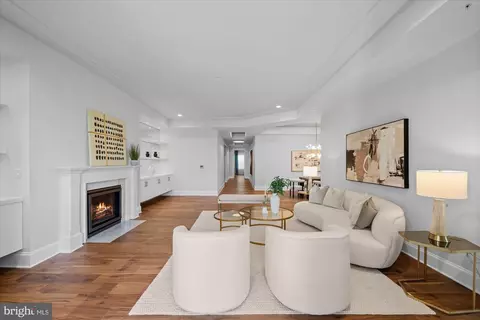 8121 River Rd #423, Bethesda, MD 20817