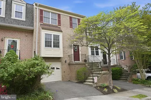 105 Amberfield Ln, Gaithersburg, MD 20878