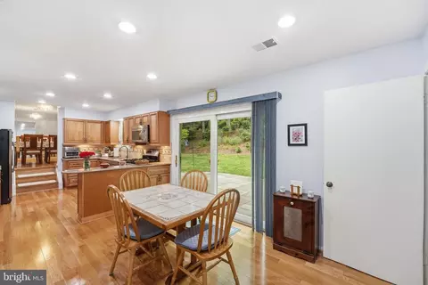 Entry Way - 2304 Hidden Valley Ln, Silver Spring, MD 20904 photo 2 of 2