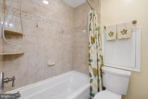 Bath - 2304 Hidden Valley Ln, Silver Spring, MD 20904 photo 2 of 4