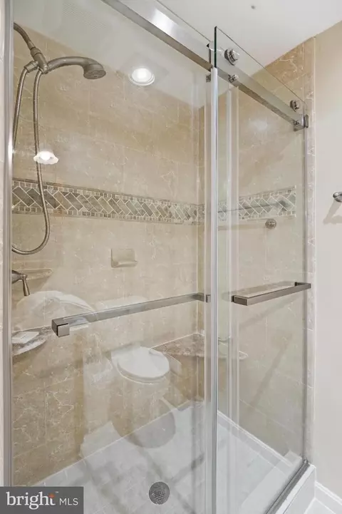 Bath - 2304 Hidden Valley Ln, Silver Spring, MD 20904 photo 4 of 4