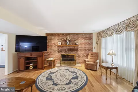 Living - 2304 Hidden Valley Ln, Silver Spring, MD 20904 photo 3 of 3