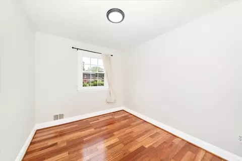 Bedroom - 15204 Aylesbury St, Silver Spring, MD 20905 photo 3 of 4
