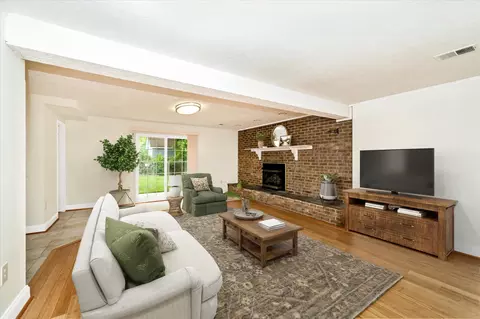 Living - 15204 Aylesbury St, Silver Spring, MD 20905 photo 3 of 4