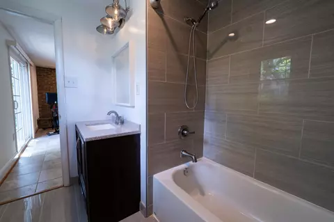 Bath - 15204 Aylesbury St, Silver Spring, MD 20905 photo 4 of 4