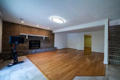 Living - 15204 Aylesbury St, Silver Spring, MD 20905 photo 3 of 4