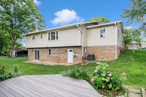 Exterior - 15204 Aylesbury St, Silver Spring, MD 20905 photo 2 of 3