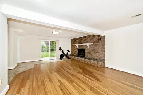 Living - 15204 Aylesbury St, Silver Spring, MD 20905 photo 4 of 4