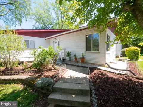 38 Steven Ct #212, Gaithersburg, MD 20877