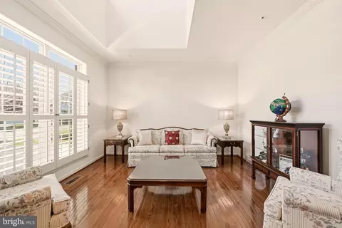 Living - 1104 Sweetbay Pl, Silver Spring, MD 20906 photo 2 of 2