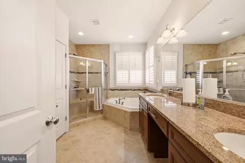 Bath - 1104 Sweetbay Pl, Silver Spring, MD 20906 photo 2 of 3