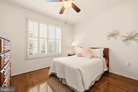 Bedroom - 1104 Sweetbay Pl, Silver Spring, MD 20906 photo 3 of 4