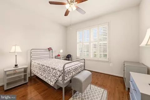 Bedroom - 1104 Sweetbay Pl, Silver Spring, MD 20906 photo 4 of 4