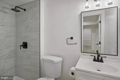 Bath - 11339 Baroque Rd, Silver Spring, MD 20901 photo 6 of 8