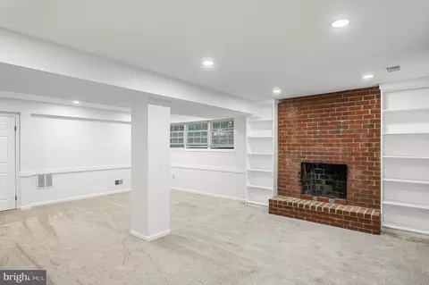 Living - 11339 Baroque Rd, Silver Spring, MD 20901 photo 6 of 6