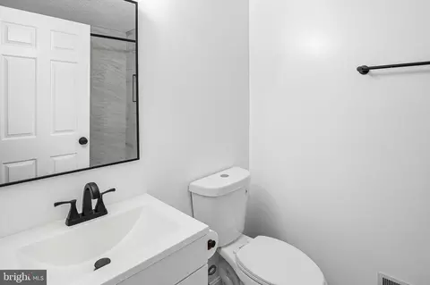 Bath - 11339 Baroque Rd, Silver Spring, MD 20901 photo 3 of 8