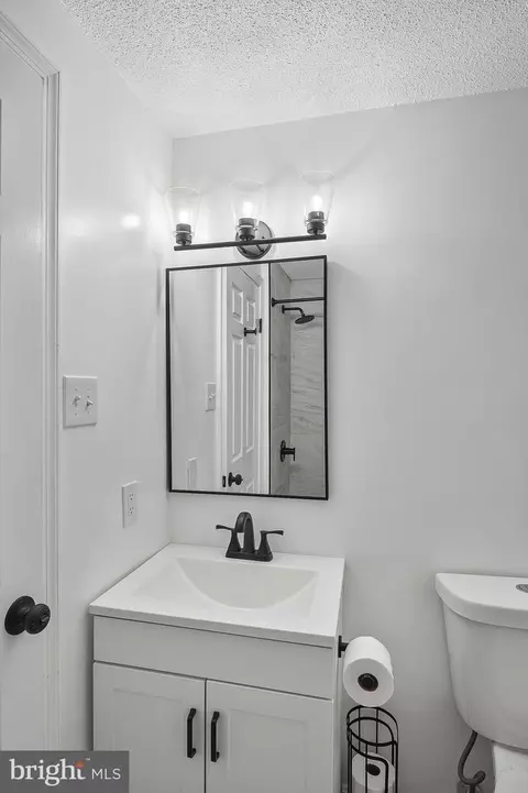 Bath - 11339 Baroque Rd, Silver Spring, MD 20901 photo 5 of 8