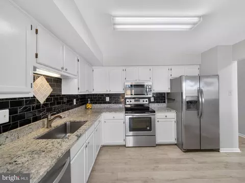 Kitchen - 14913 Habersham Cir, Silver Spring, MD 20906 photo 2 of 3