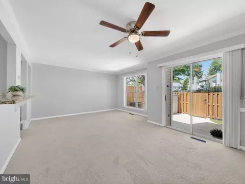 Living - 14913 Habersham Cir, Silver Spring, MD 20906 photo 2 of 6
