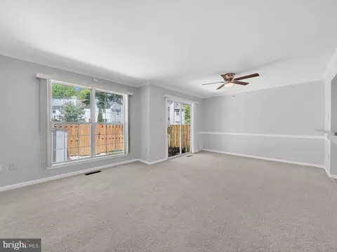Living - 14913 Habersham Cir, Silver Spring, MD 20906 photo 3 of 6